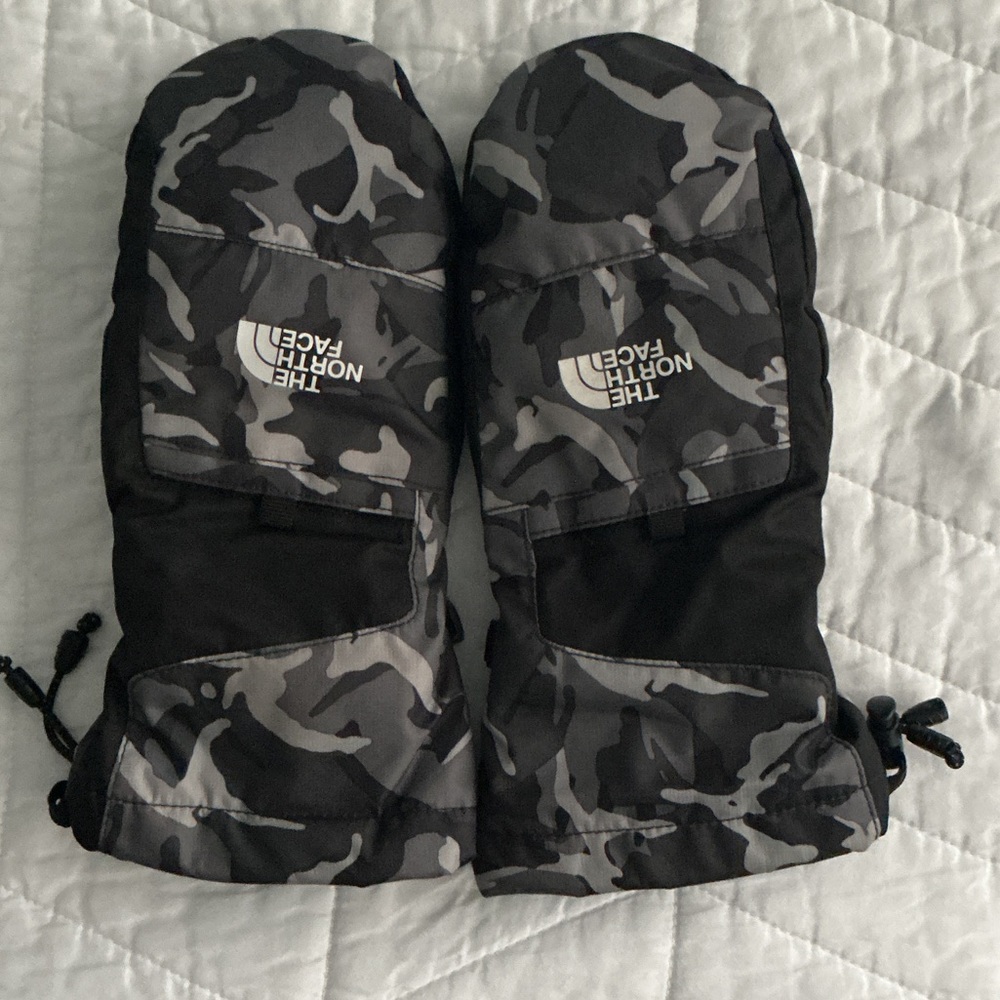 The North Face Black and Gray Camouflage Mittens